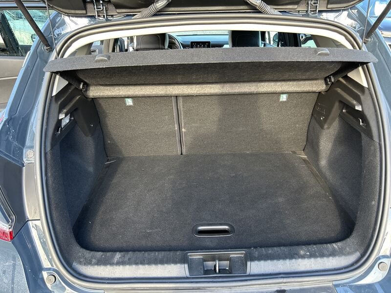 https://cdn-dk.caraffinity.it/dealer/datafiles/vehicle/images/800/35020/xn4gTsSpIaUWfWyR.jpg