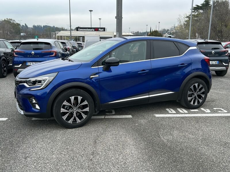 https://cdn-dk.caraffinity.it/dealer/datafiles/vehicle/images/800/35020/yh4D5mwhC3pFl6Ux.jpg