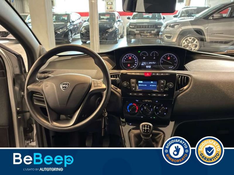 https://cdn-dk.caraffinity.it/dealer/datafiles/vehicle/images/800/35456/978Ufwj0P2hwSeRR.jpeg