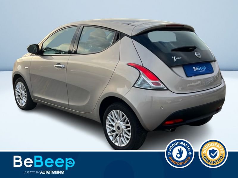 https://cdn-dk.caraffinity.it/dealer/datafiles/vehicle/images/800/35456/C9MYnqFDIWeuwrmV.jpeg