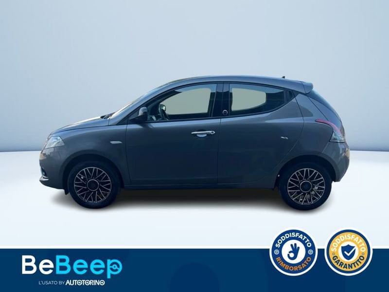 https://cdn-dk.caraffinity.it/dealer/datafiles/vehicle/images/800/35456/H3fg38DjmY9c8vRG.jpeg