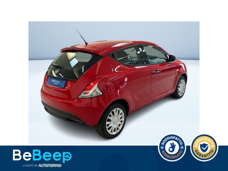 https://cdn-dk.caraffinity.it/dealer/datafiles/vehicle/images/800/35456/HBR0ipOfnUb8jzGa.jpeg