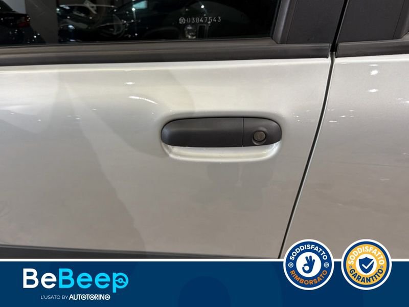 https://cdn-dk.caraffinity.it/dealer/datafiles/vehicle/images/800/35456/J4Xth1XBSomqZM25.jpeg