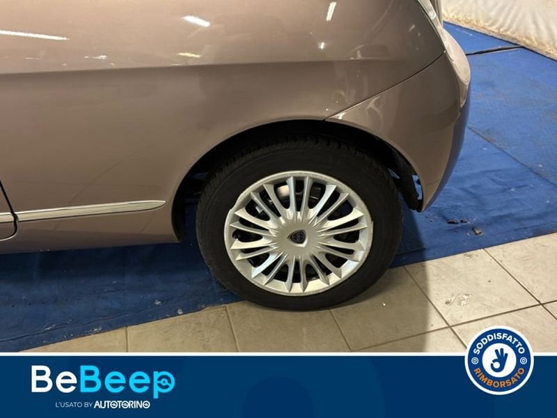 https://cdn-dk.caraffinity.it/dealer/datafiles/vehicle/images/800/35456/KrV92PqdpKFskAPT.jpeg