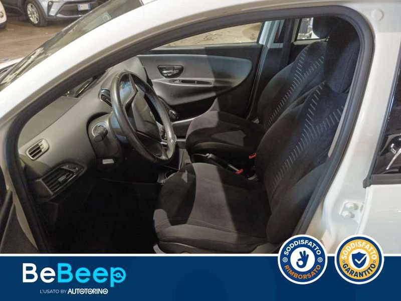 https://cdn-dk.caraffinity.it/dealer/datafiles/vehicle/images/800/35456/NlMdzCKwgrELtaDk.jpeg