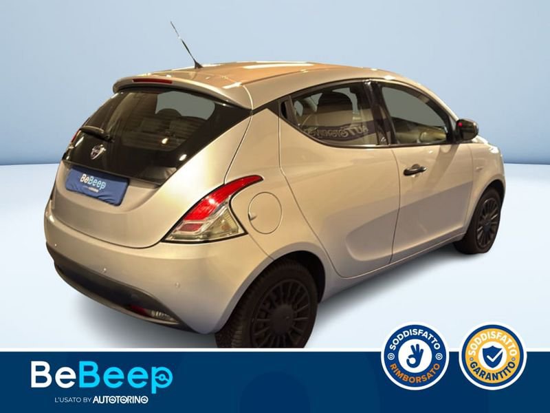 https://cdn-dk.caraffinity.it/dealer/datafiles/vehicle/images/800/35456/TxnPoJDwppMIA9OT.jpeg