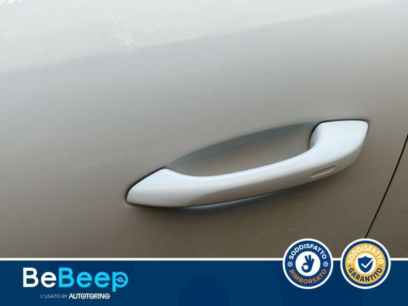 https://cdn-dk.caraffinity.it/dealer/datafiles/vehicle/images/800/35456/Vc1TZzry4tlCQ2pr.jpeg
