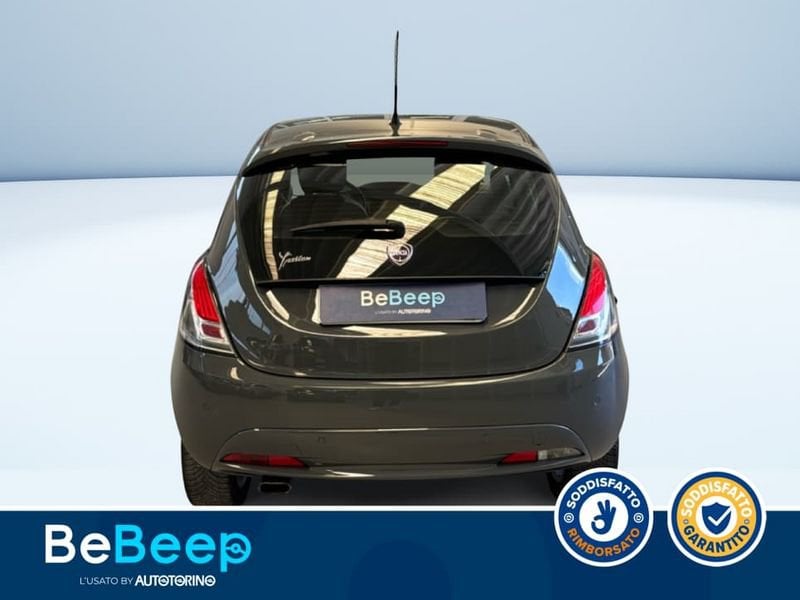 https://cdn-dk.caraffinity.it/dealer/datafiles/vehicle/images/800/35456/WAK9OvFrGa2ENISR.jpeg