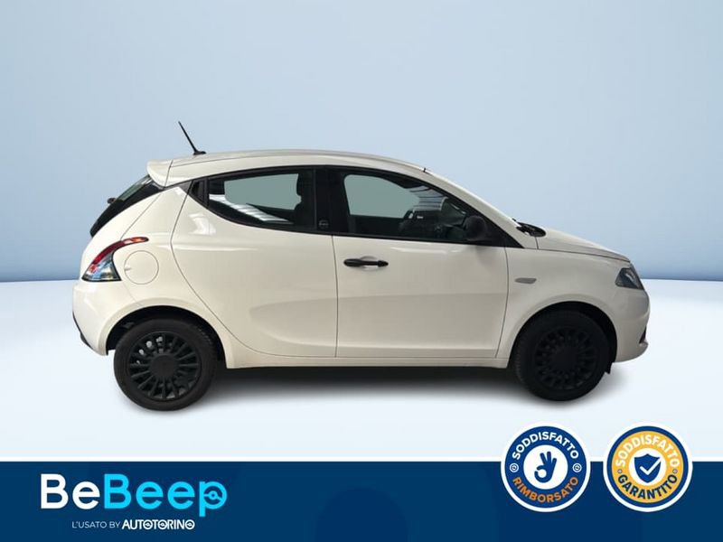 https://cdn-dk.caraffinity.it/dealer/datafiles/vehicle/images/800/35456/gQTOrEEjqTBElgrf.jpeg