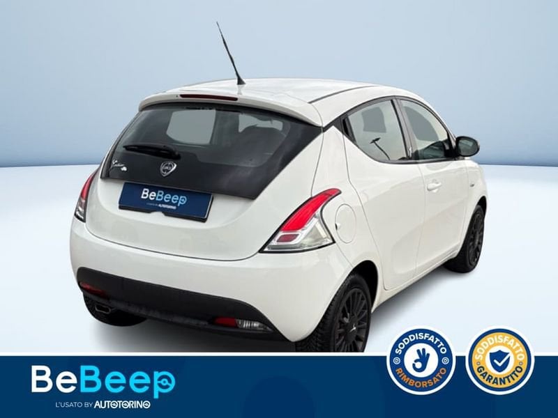 https://cdn-dk.caraffinity.it/dealer/datafiles/vehicle/images/800/35456/hrkzH0vRfbWD2EZa.jpeg