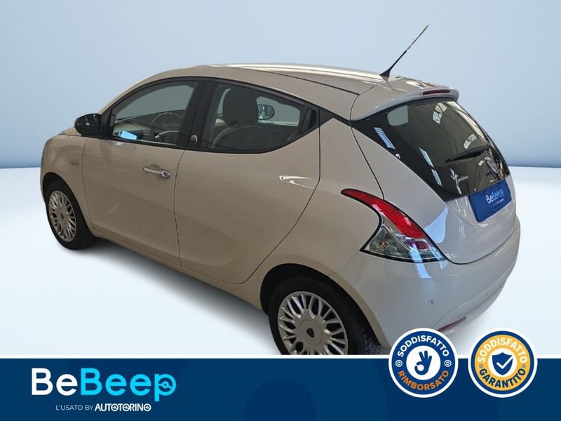 https://cdn-dk.caraffinity.it/dealer/datafiles/vehicle/images/800/35456/q8HnJBrxkVINXs3G.jpeg