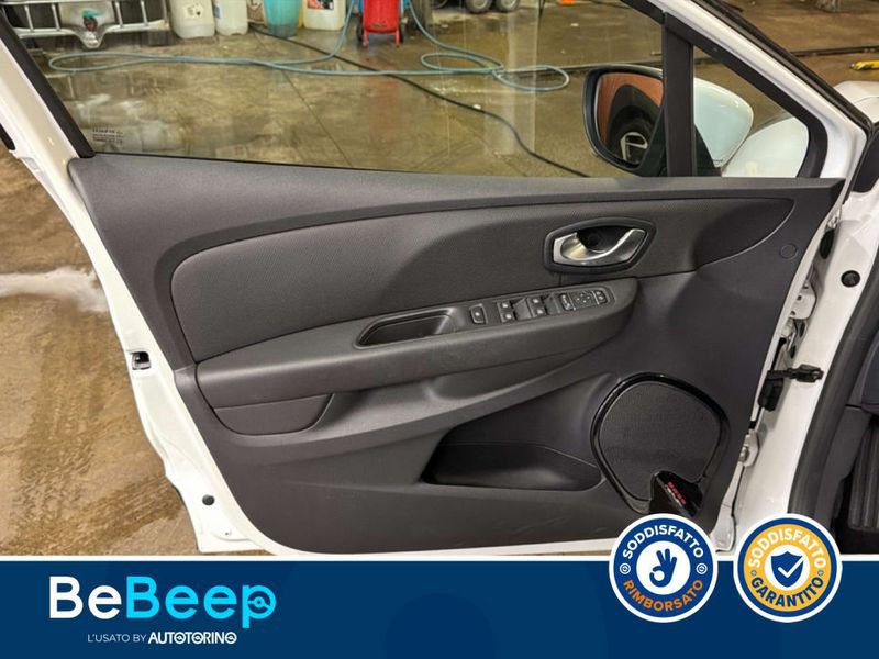https://cdn-dk.caraffinity.it/dealer/datafiles/vehicle/images/800/35456/zeealbOXMFUeKuXw.jpeg