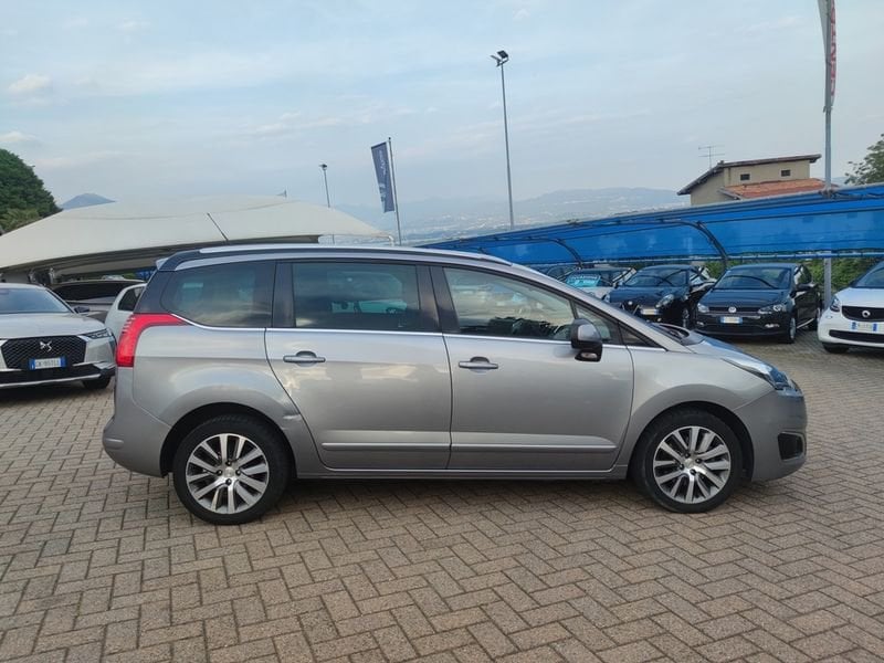 https://cdn-dk.caraffinity.it/dealer/datafiles/vehicle/images/800/780/0KalSmxz5Cjb93jS.jpeg