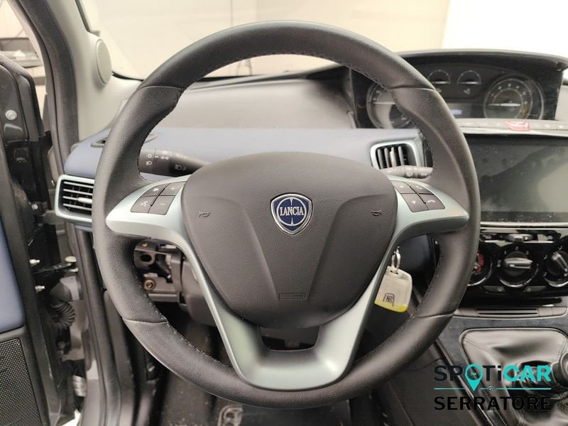 https://cdn-dk.caraffinity.it/dealer/datafiles/vehicle/images/800/780/0lBk0WDlOJeyXns7.jpeg