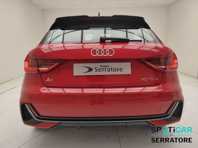 https://cdn-dk.caraffinity.it/dealer/datafiles/vehicle/images/800/780/2kpj9CH8QL6ejdCF.jpeg