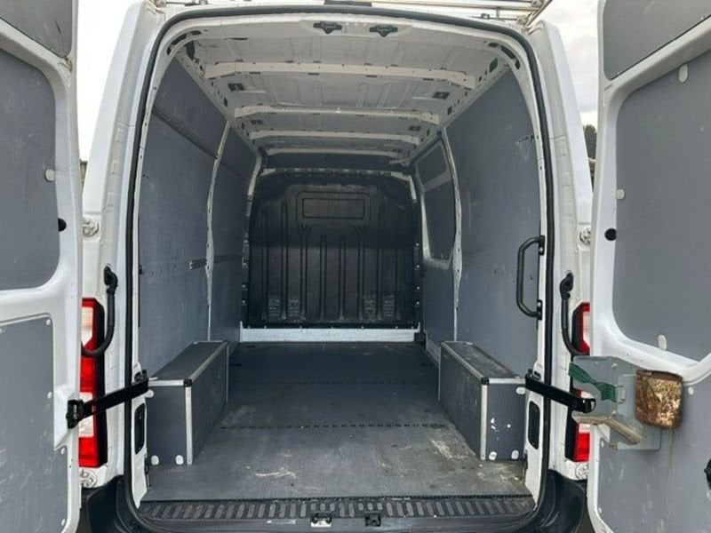 https://cdn-dk.caraffinity.it/dealer/datafiles/vehicle/images/800/780/7FU4AcVLh3KNHxtl.jpeg