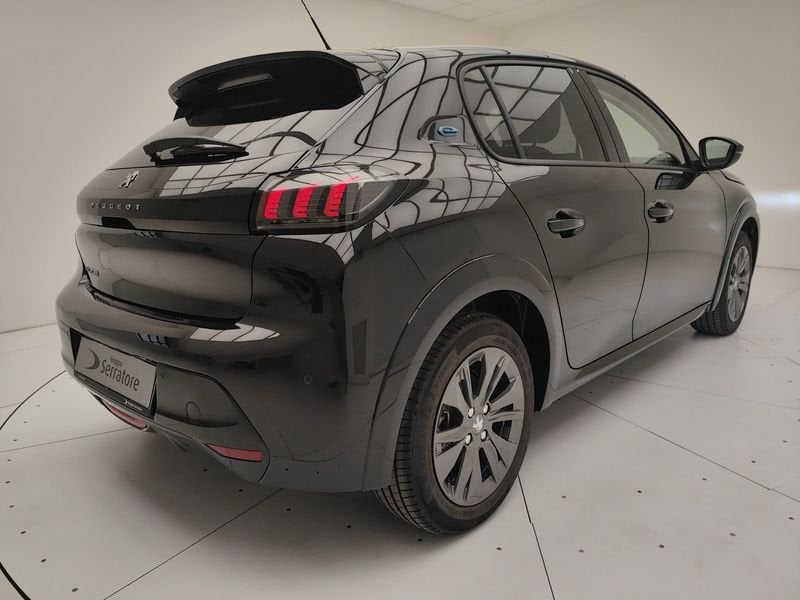 https://cdn-dk.caraffinity.it/dealer/datafiles/vehicle/images/800/780/ADjKr6aLhE5L61LF.jpeg