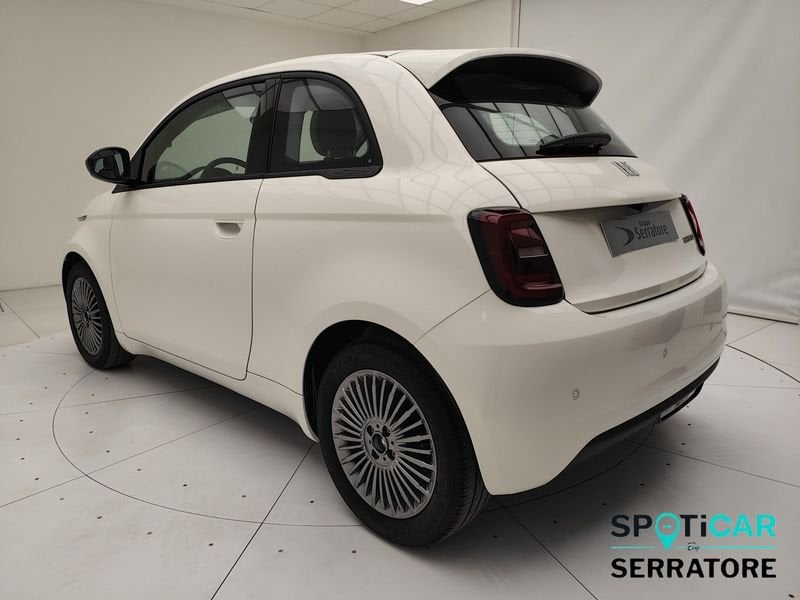 https://cdn-dk.caraffinity.it/dealer/datafiles/vehicle/images/800/780/CmaueFhFmtGFzfNc.jpeg