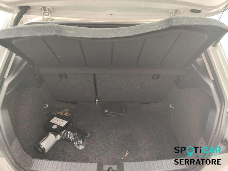 https://cdn-dk.caraffinity.it/dealer/datafiles/vehicle/images/800/780/EF1d4303s8uioL06.jpeg