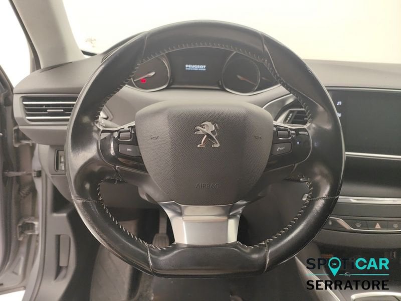 https://cdn-dk.caraffinity.it/dealer/datafiles/vehicle/images/800/780/GUEMIwozyOuvmsbz.jpeg