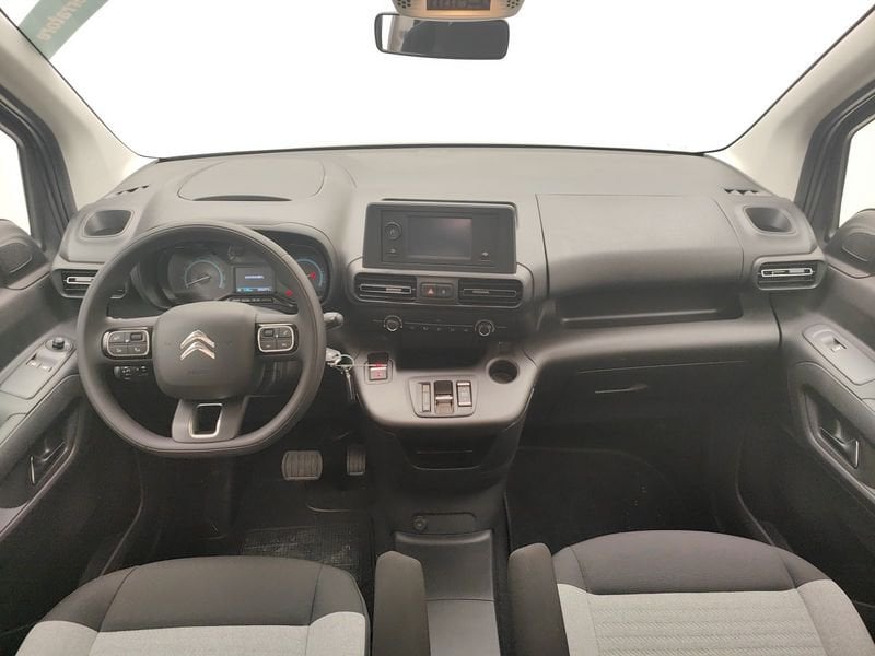 https://cdn-dk.caraffinity.it/dealer/datafiles/vehicle/images/800/780/HixueMFMRGE6Bbhb.jpeg