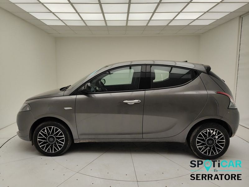 https://cdn-dk.caraffinity.it/dealer/datafiles/vehicle/images/800/780/JCgM4ZlcU8eVrtp1.jpeg