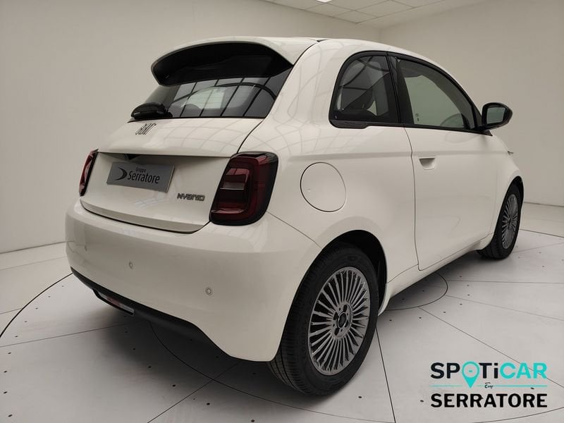 https://cdn-dk.caraffinity.it/dealer/datafiles/vehicle/images/800/780/LjQATIe5VP1hJFHJ.jpeg
