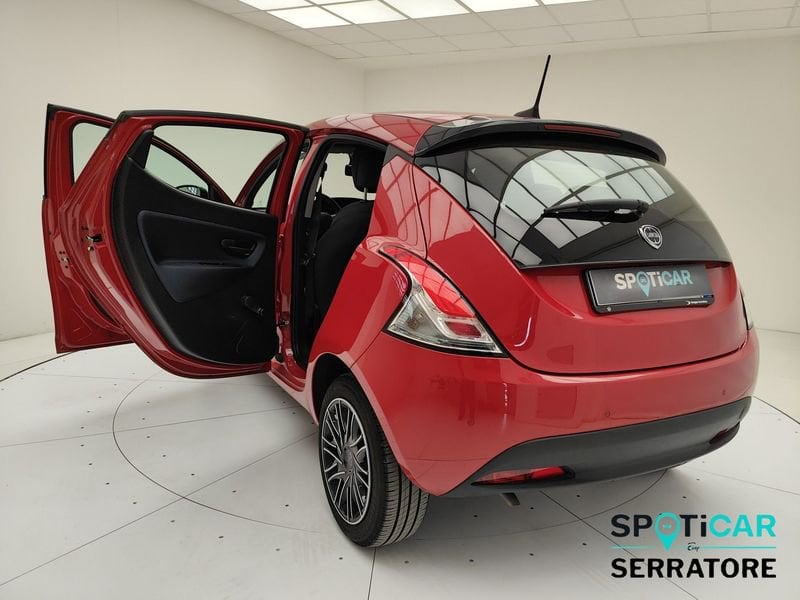 https://cdn-dk.caraffinity.it/dealer/datafiles/vehicle/images/800/780/N1aWH7iAVE3iaJMs.jpeg