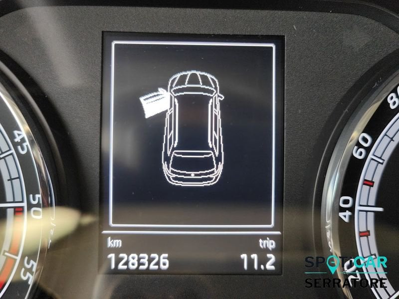 https://cdn-dk.caraffinity.it/dealer/datafiles/vehicle/images/800/780/O8fIjEQPO8lzCxxJ.jpeg
