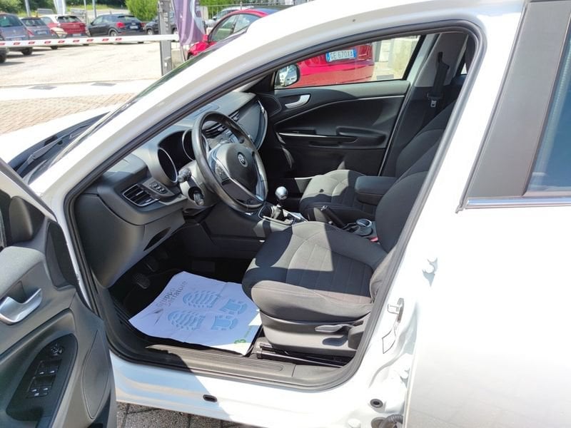 https://cdn-dk.caraffinity.it/dealer/datafiles/vehicle/images/800/780/RTDpzCsBNAN79GN9.jpeg
