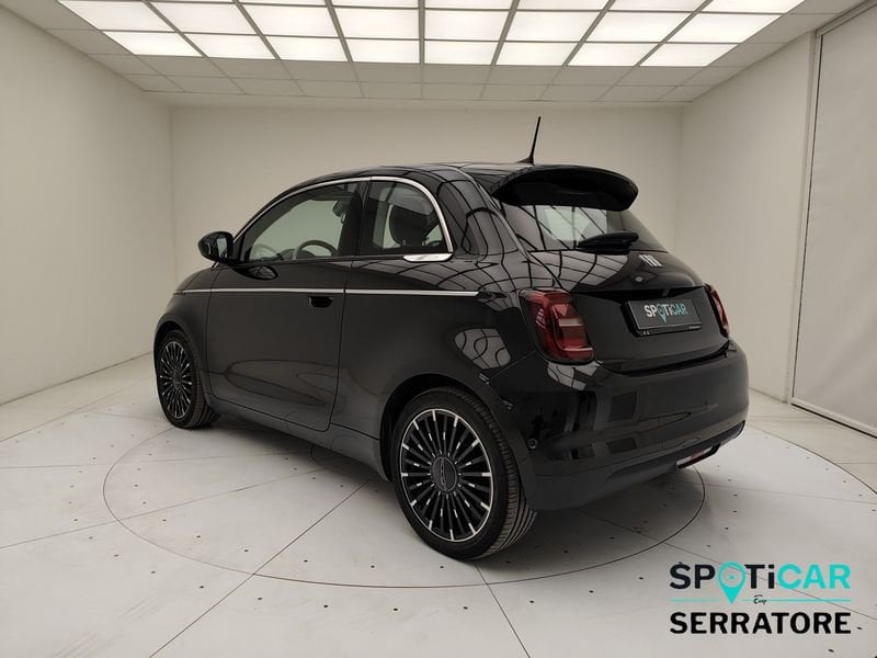https://cdn-dk.caraffinity.it/dealer/datafiles/vehicle/images/800/780/WKtDCGypdo9TjoOM.jpeg
