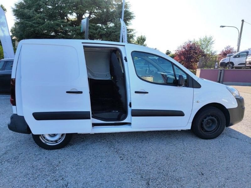 https://cdn-dk.caraffinity.it/dealer/datafiles/vehicle/images/800/780/ZnxmvXlqvDNLCHBV.jpeg