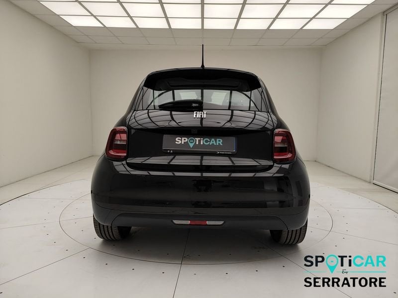 https://cdn-dk.caraffinity.it/dealer/datafiles/vehicle/images/800/780/bUWfi321GHhWAA2d.jpeg