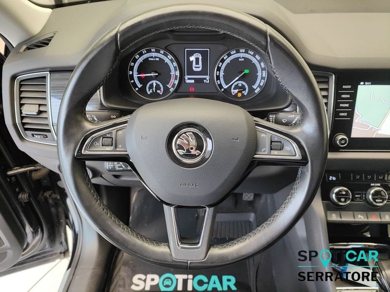 https://cdn-dk.caraffinity.it/dealer/datafiles/vehicle/images/800/780/fRQQKPfQeAYI4UOV.jpeg