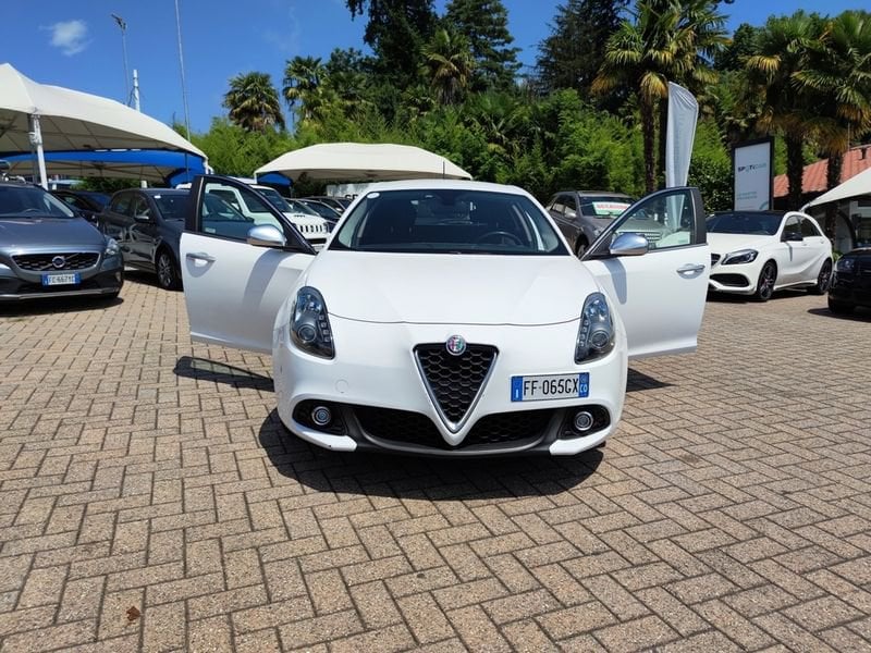 https://cdn-dk.caraffinity.it/dealer/datafiles/vehicle/images/800/780/fZ2oJKCnMov3uvAs.jpeg