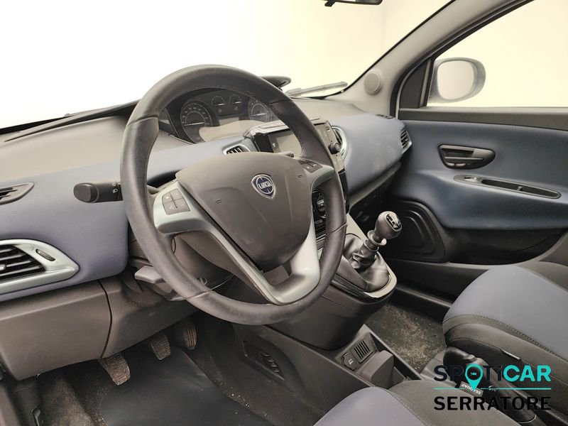 https://cdn-dk.caraffinity.it/dealer/datafiles/vehicle/images/800/780/hgztRBGhdibT2JUD.jpeg