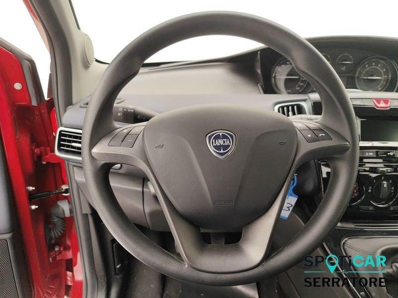 https://cdn-dk.caraffinity.it/dealer/datafiles/vehicle/images/800/780/hrGxQ68oKnMso3cR.jpeg