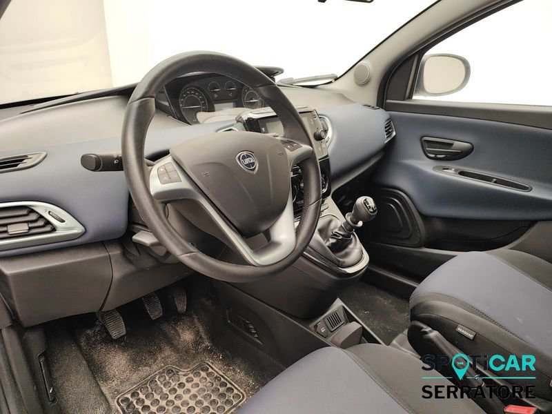 https://cdn-dk.caraffinity.it/dealer/datafiles/vehicle/images/800/780/kLBnWR1CobNj7Lte.jpeg