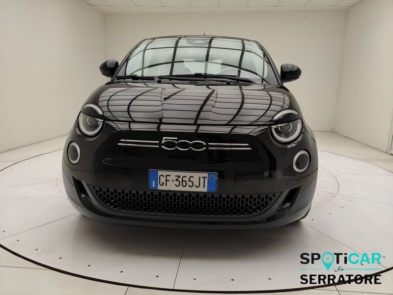 https://cdn-dk.caraffinity.it/dealer/datafiles/vehicle/images/800/780/lCpe78QJ64BLK561.jpeg
