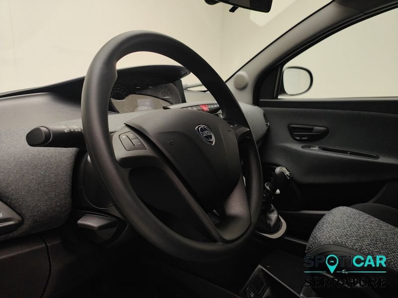 https://cdn-dk.caraffinity.it/dealer/datafiles/vehicle/images/800/780/mQX0dJ7RTDBwIm9w.jpeg