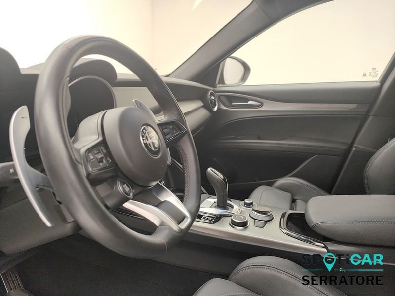 https://cdn-dk.caraffinity.it/dealer/datafiles/vehicle/images/800/780/mkQJOY7euEgpndQP.jpeg