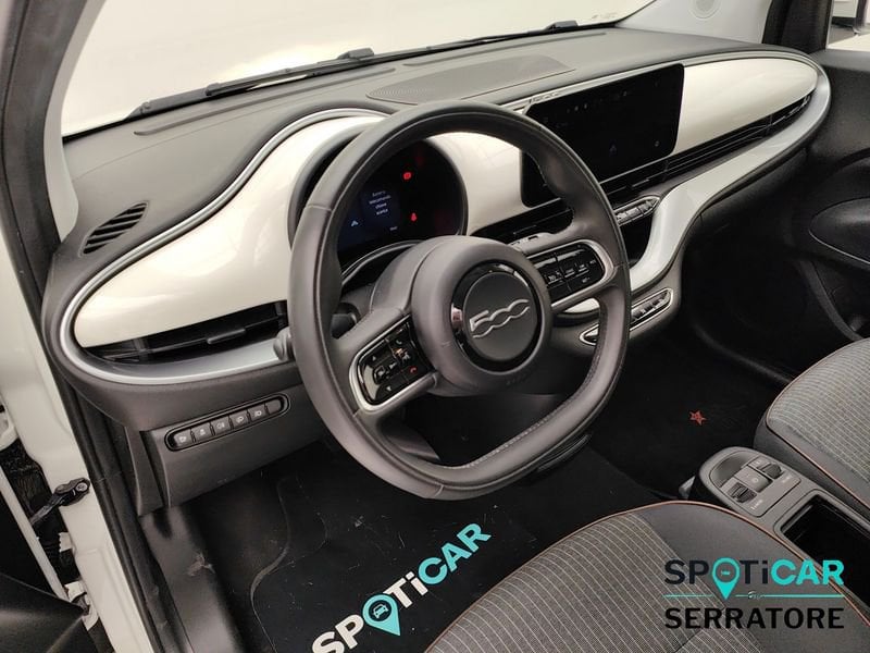 https://cdn-dk.caraffinity.it/dealer/datafiles/vehicle/images/800/780/pZ1kZm1LlFe759ng.jpeg