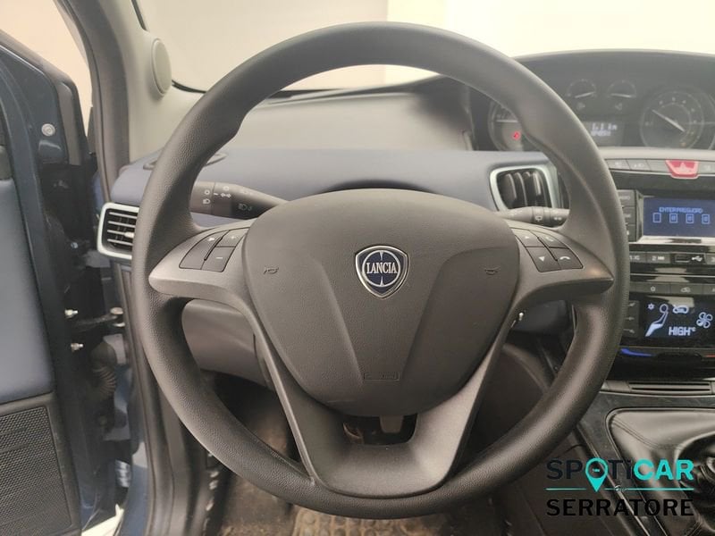 https://cdn-dk.caraffinity.it/dealer/datafiles/vehicle/images/800/780/qY3yGAOaOMJ3CINt.jpeg