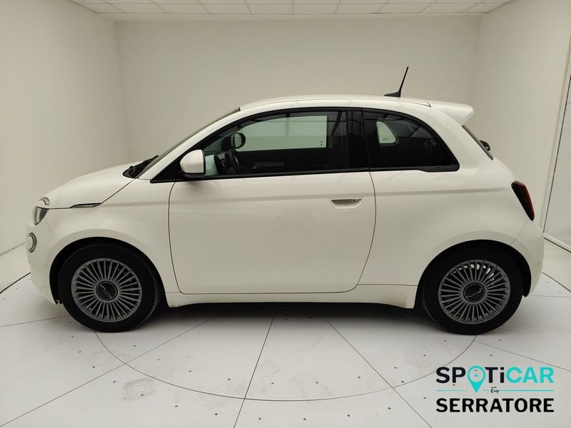 https://cdn-dk.caraffinity.it/dealer/datafiles/vehicle/images/800/780/tTI3l0tEhufKqSxV.jpeg