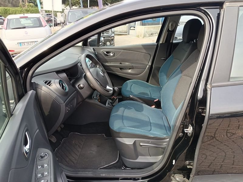 https://cdn-dk.caraffinity.it/dealer/datafiles/vehicle/images/800/780/v8ekR79Toaa1Ob5B.jpeg