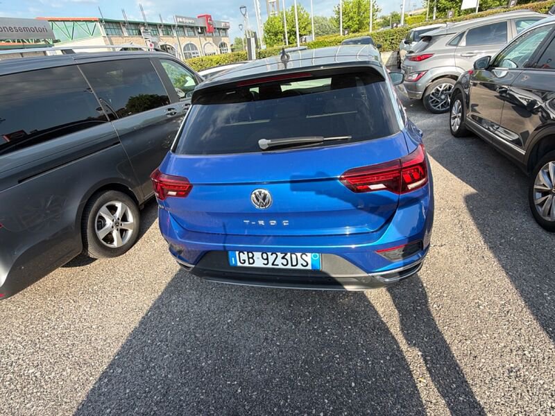 https://cdn-dk.caraffinity.it/dealer/datafiles/vehicle/images/800/967/2Q714hnQ985N7ZqG.jpg?opacity=0&size=20&position=TOP_RIGHT&border=8&watermark=%2Fdealer%2Fdatafiles%2Fvehicle%2Fimages%2Fwatermark%2F967%2Fc508bea0-816d-49ea-a20c-ad89ecd61836.png