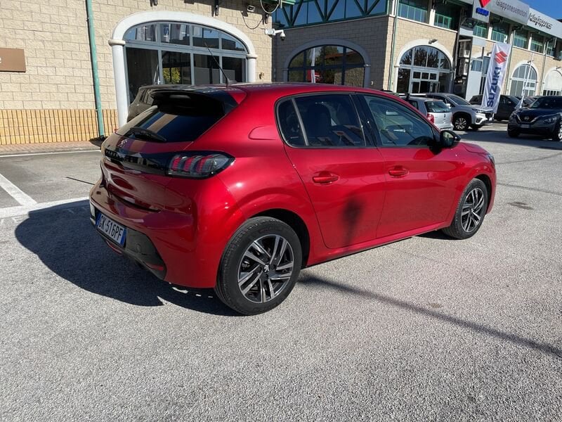 https://cdn-dk.caraffinity.it/dealer/datafiles/vehicle/images/800/967/2ZRH3zOhFfLRfsi6.jpg?opacity=100&size=16&position=CENTER_RIGHT&border=8&watermark=%2Fdealer%2Fdatafiles%2Fvehicle%2Fimages%2Fwatermark%2F967%2Fc508bea0-816d-49ea-a20c-ad89ecd61836.png