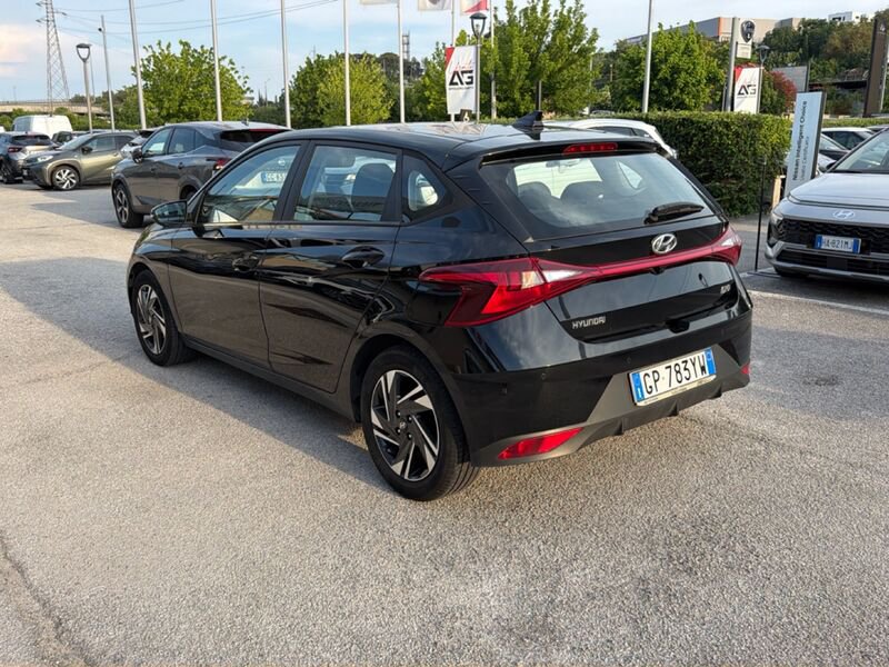 https://cdn-dk.caraffinity.it/dealer/datafiles/vehicle/images/800/967/3P8TrJ1TwtbvuThb.jpg?opacity=0&size=20&position=TOP_RIGHT&border=8&watermark=%2Fdealer%2Fdatafiles%2Fvehicle%2Fimages%2Fwatermark%2F967%2Fc508bea0-816d-49ea-a20c-ad89ecd61836.png