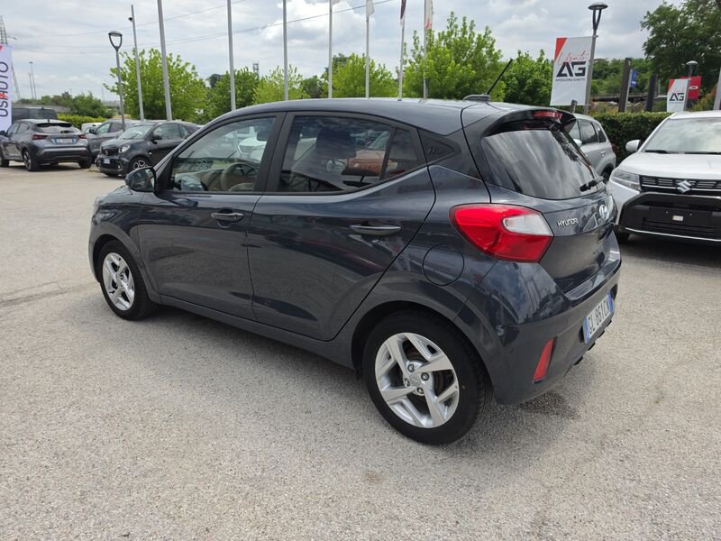 https://cdn-dk.caraffinity.it/dealer/datafiles/vehicle/images/800/967/5QR5O5gGeAdu4c6D.jpg?opacity=0&size=20&position=TOP_RIGHT&border=8&watermark=%2Fdealer%2Fdatafiles%2Fvehicle%2Fimages%2Fwatermark%2F967%2Fc508bea0-816d-49ea-a20c-ad89ecd61836.png