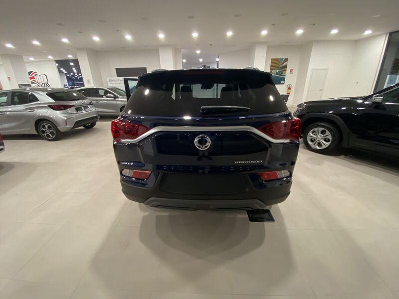 https://cdn-dk.caraffinity.it/dealer/datafiles/vehicle/images/800/967/65xHJJjBQrBlvHiH.jpg?opacity=0&size=20&position=TOP_RIGHT&border=8&watermark=%2Fdealer%2Fdatafiles%2Fvehicle%2Fimages%2Fwatermark%2F967%2Fc508bea0-816d-49ea-a20c-ad89ecd61836.png